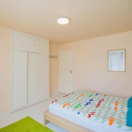 玛丽亚文德加兹旅馆 招待所 *