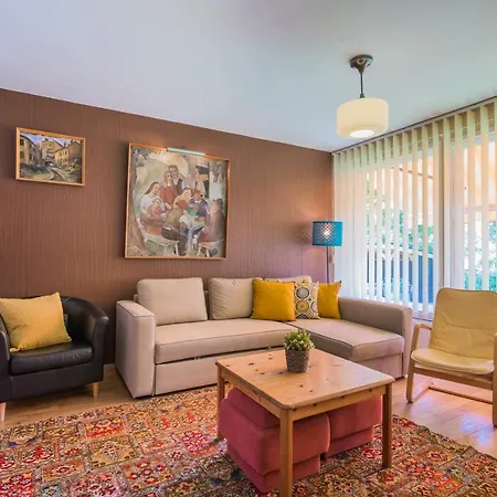 玛丽亚文德加兹旅馆 招待所 *