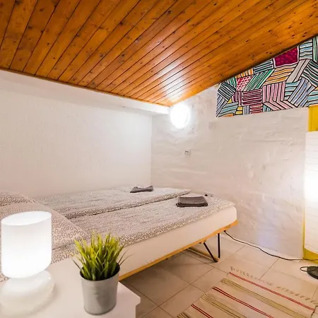 玛丽亚文德加兹旅馆 招待所 *