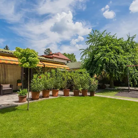 玛丽亚文德加兹旅馆 招待所 *