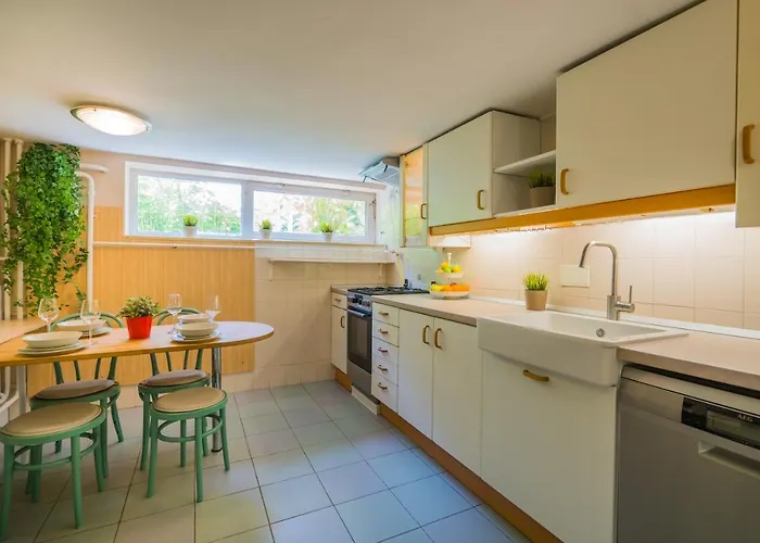 Maria Vendeghaz シオーフォク